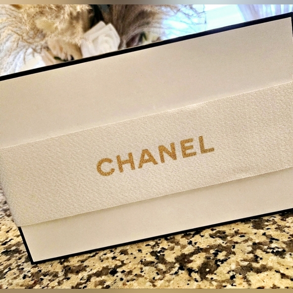 NIB Chanel Bundle💥 Full Inclusion - Picture 2 of 11